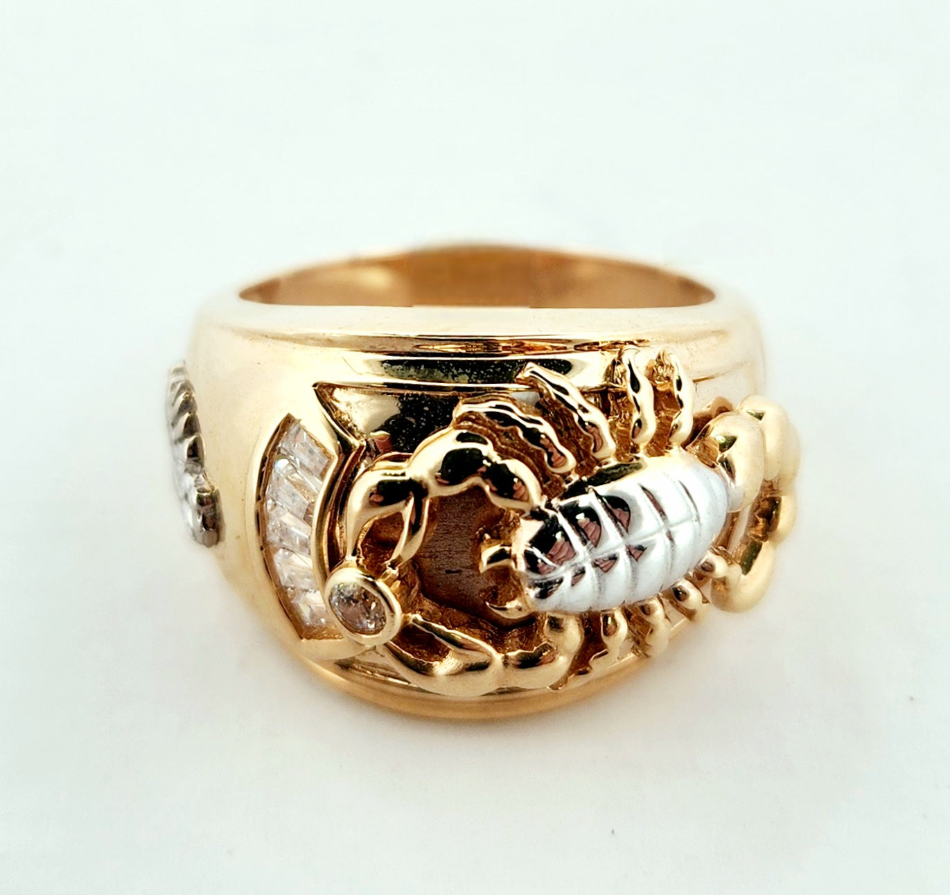 Man's 14k scorpion ring