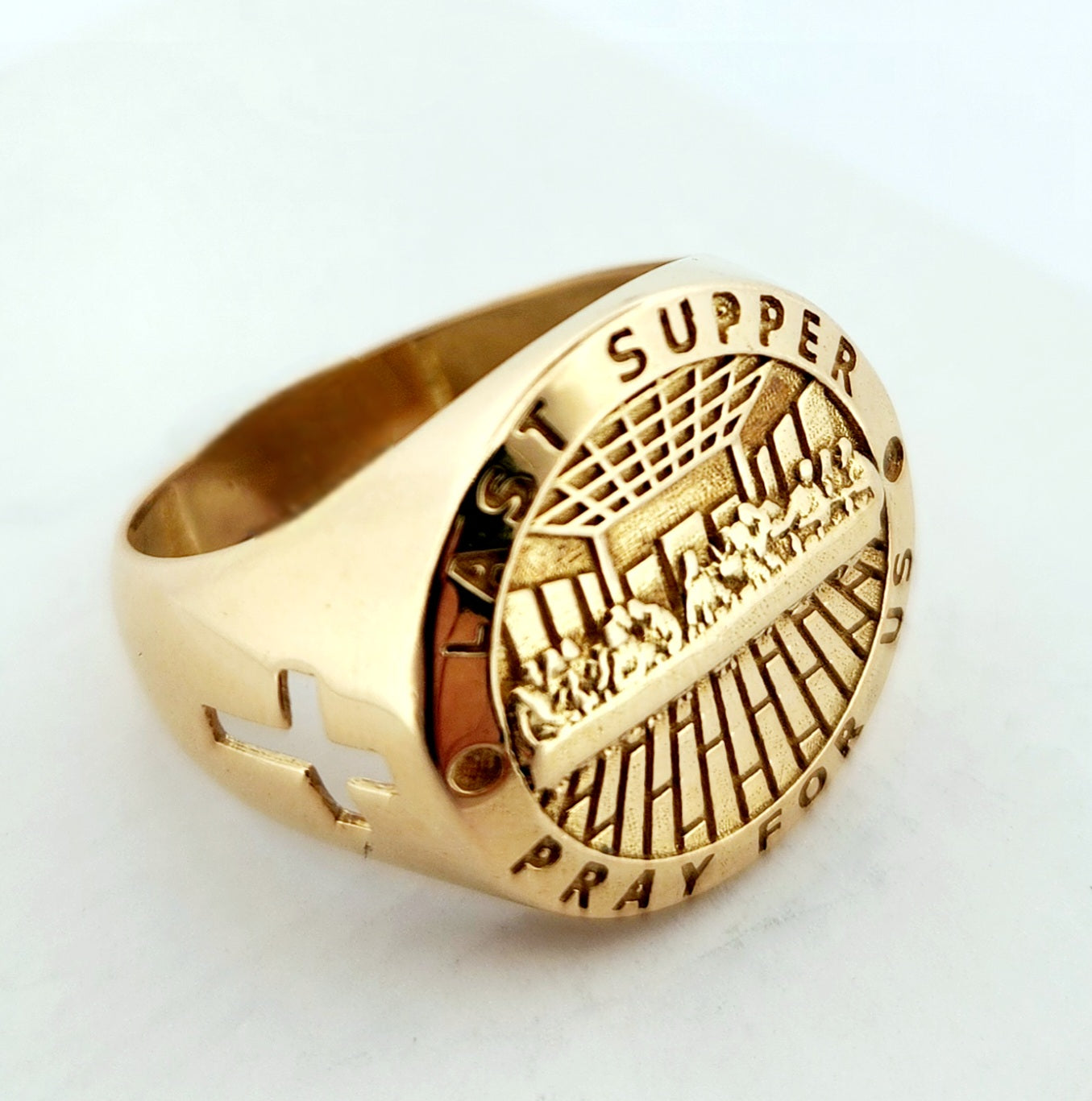 Man's 18k Last supper ring