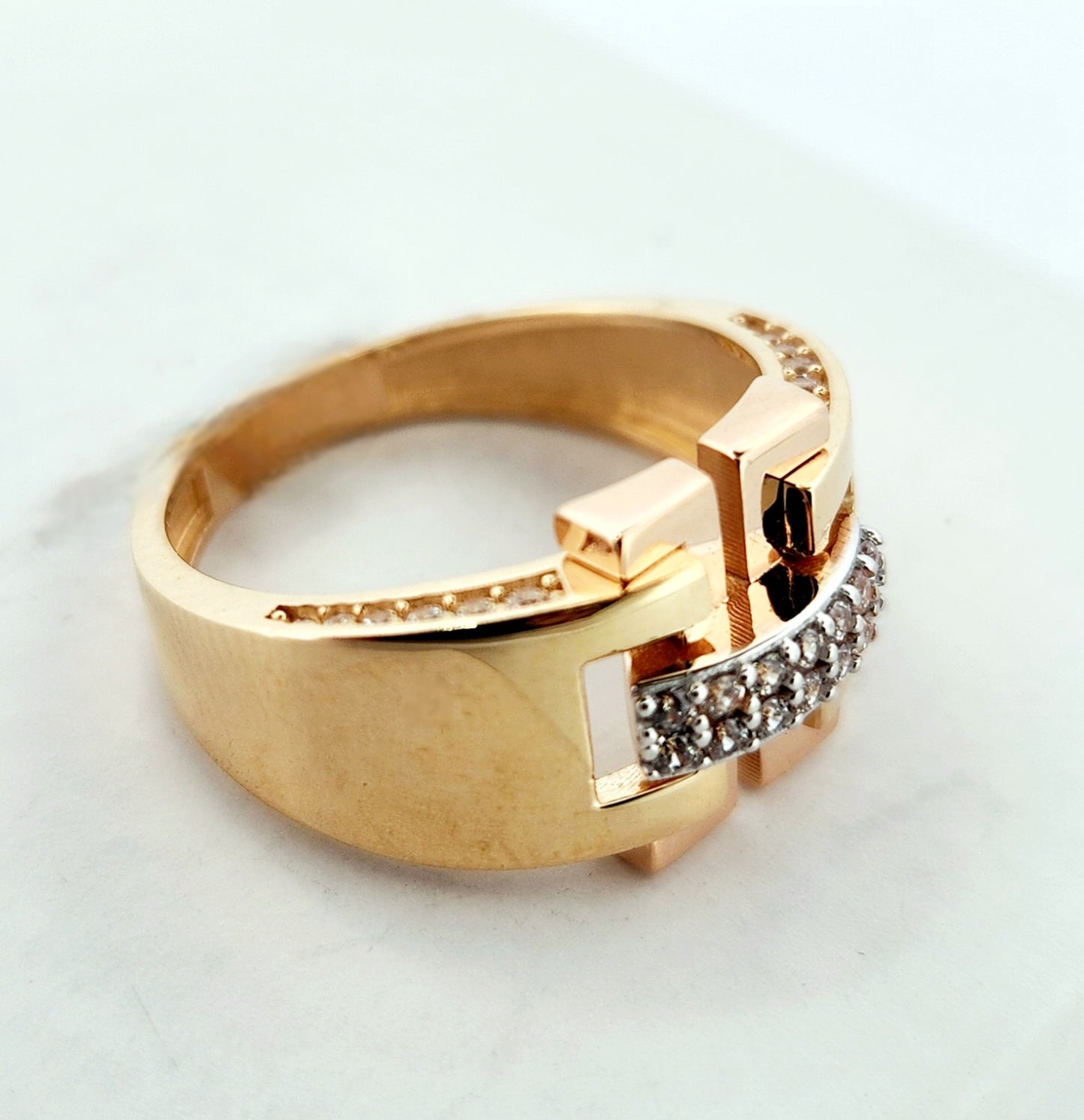 WOMAN'S 18k Belt desing Ping and yelow ring