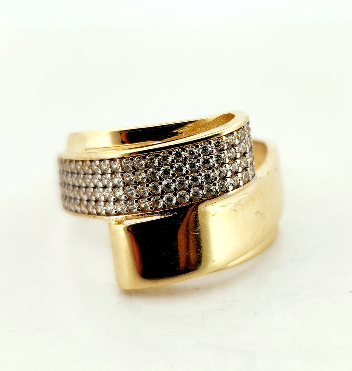 WOMAN'S 18k Cross band with stones/zircon stones