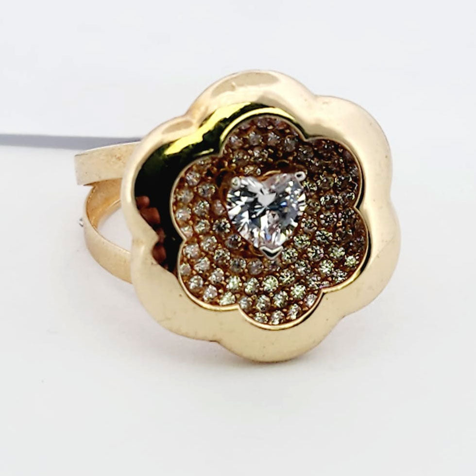 14K WOMEN FLOWER RING WITH/HEART SHAPED ZIRCONIUMS.