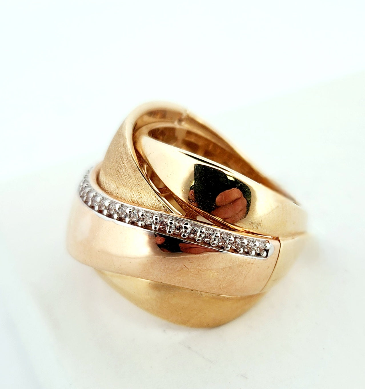 WOMAN'S 14k 3 Bands and stones ring / zircon stones