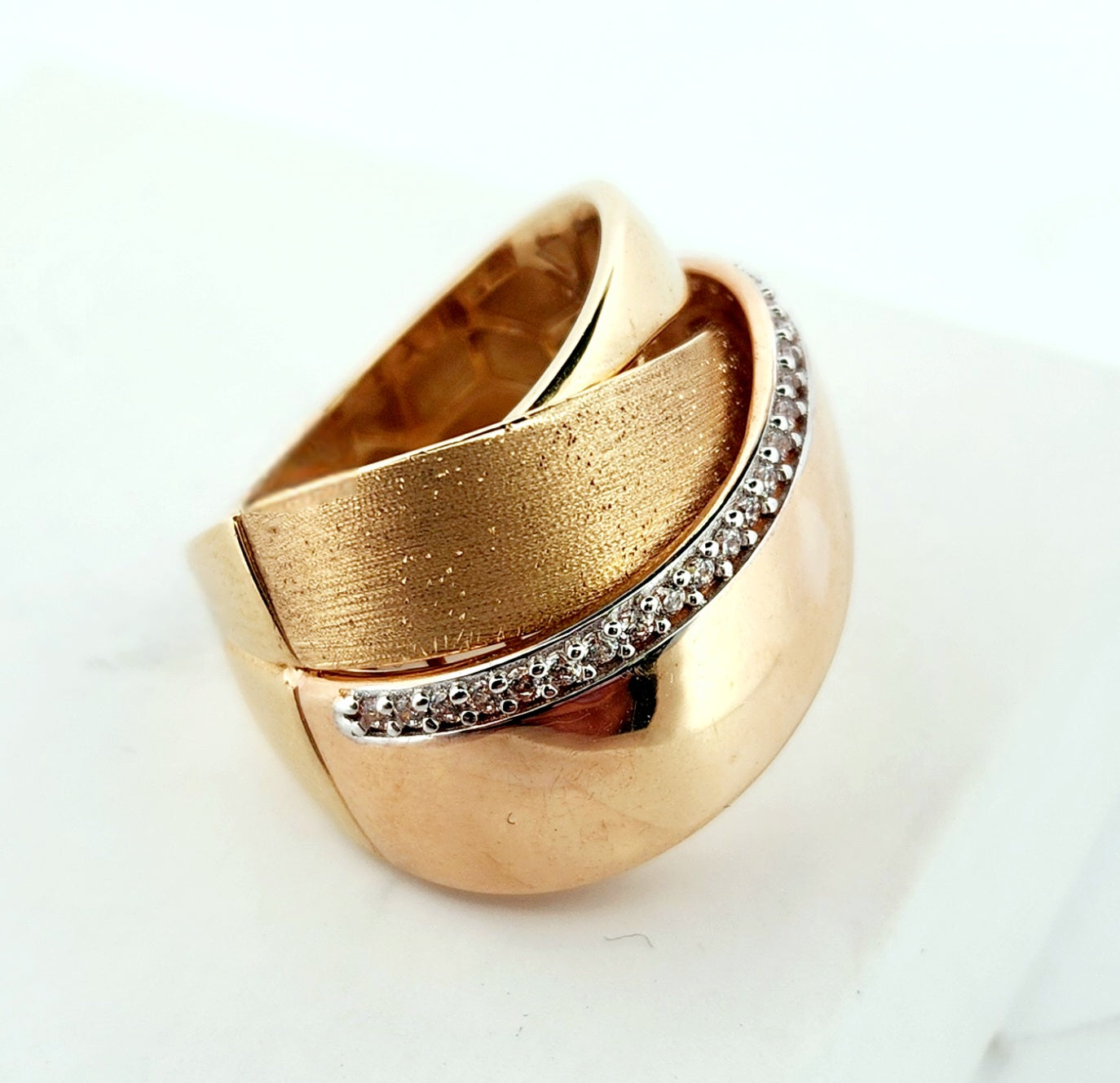 WOMAN'S 14k 3 Bands and stones ring / zircon stones