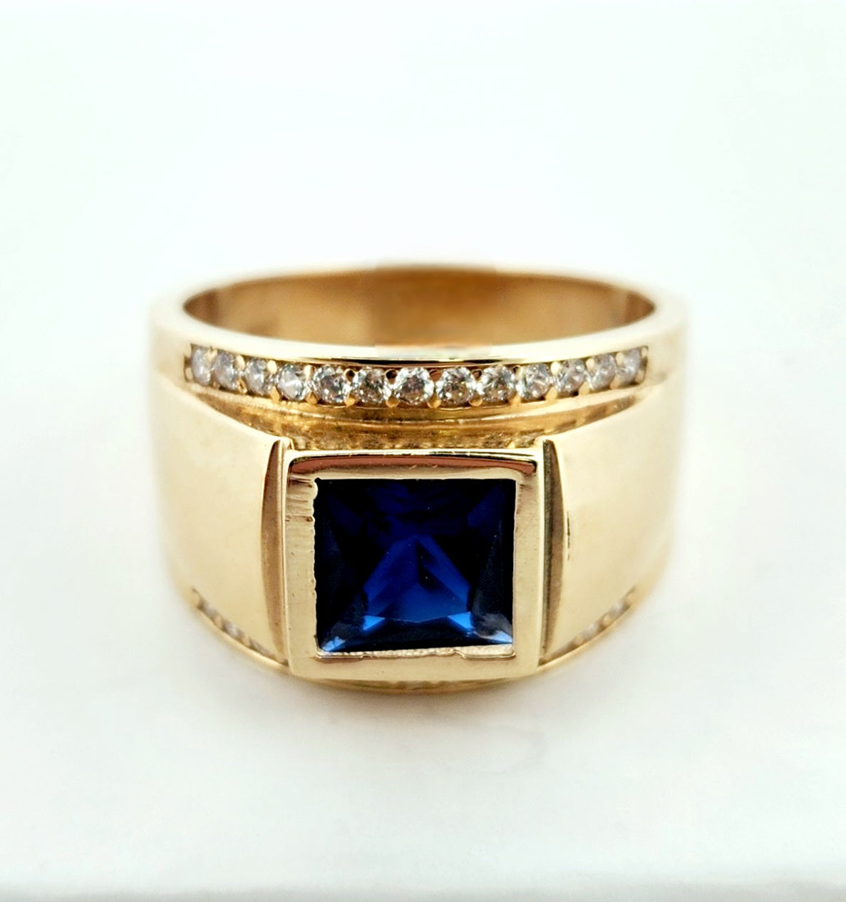 Man's 14k Circular blue stone versace ring