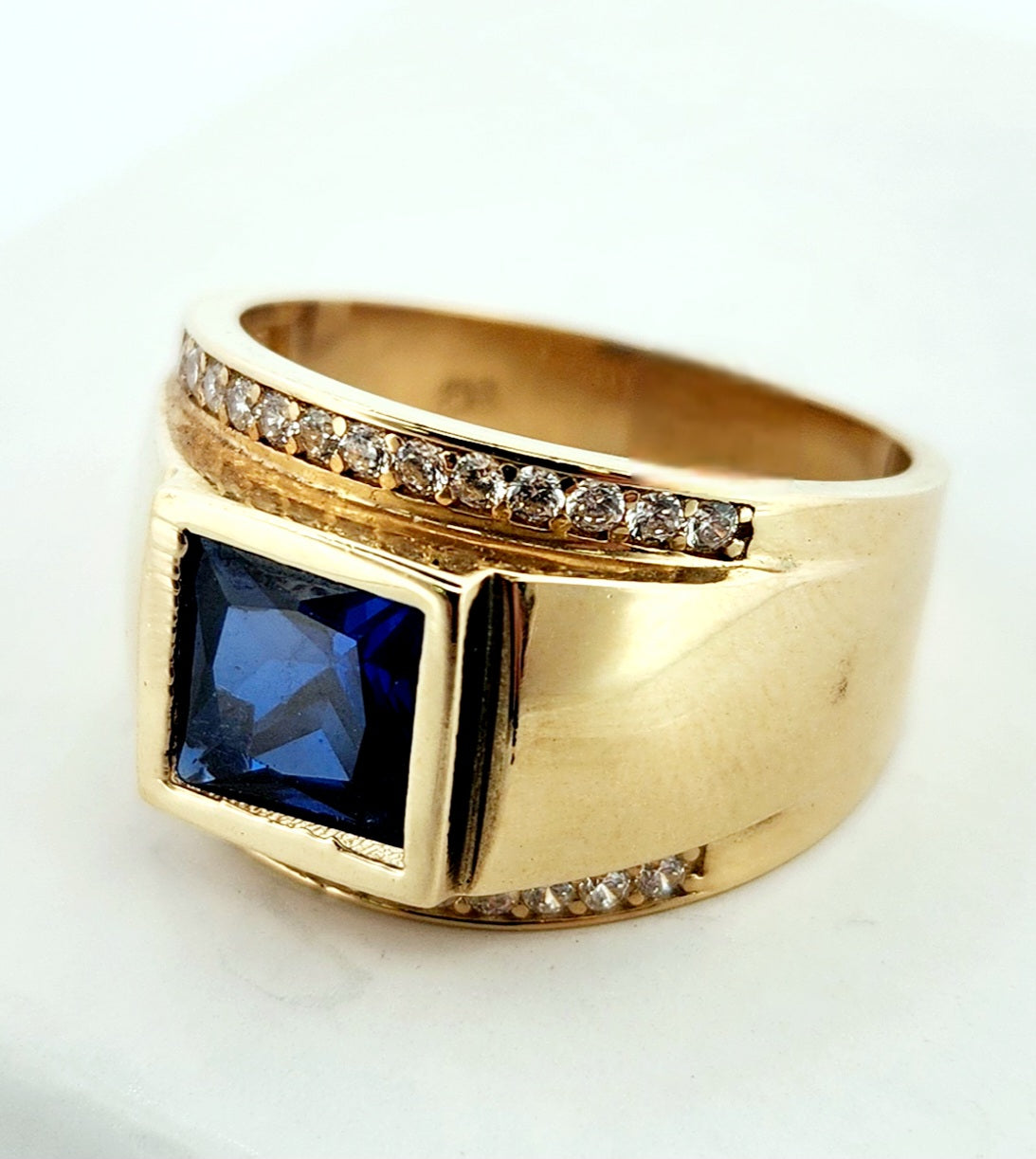 Man's 14k Circular blue stone versace ring