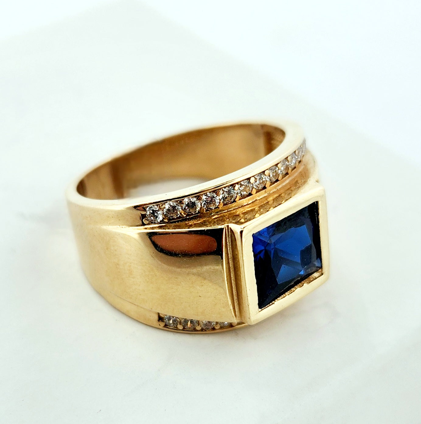 Man's 14k Circular blue stone versace ring