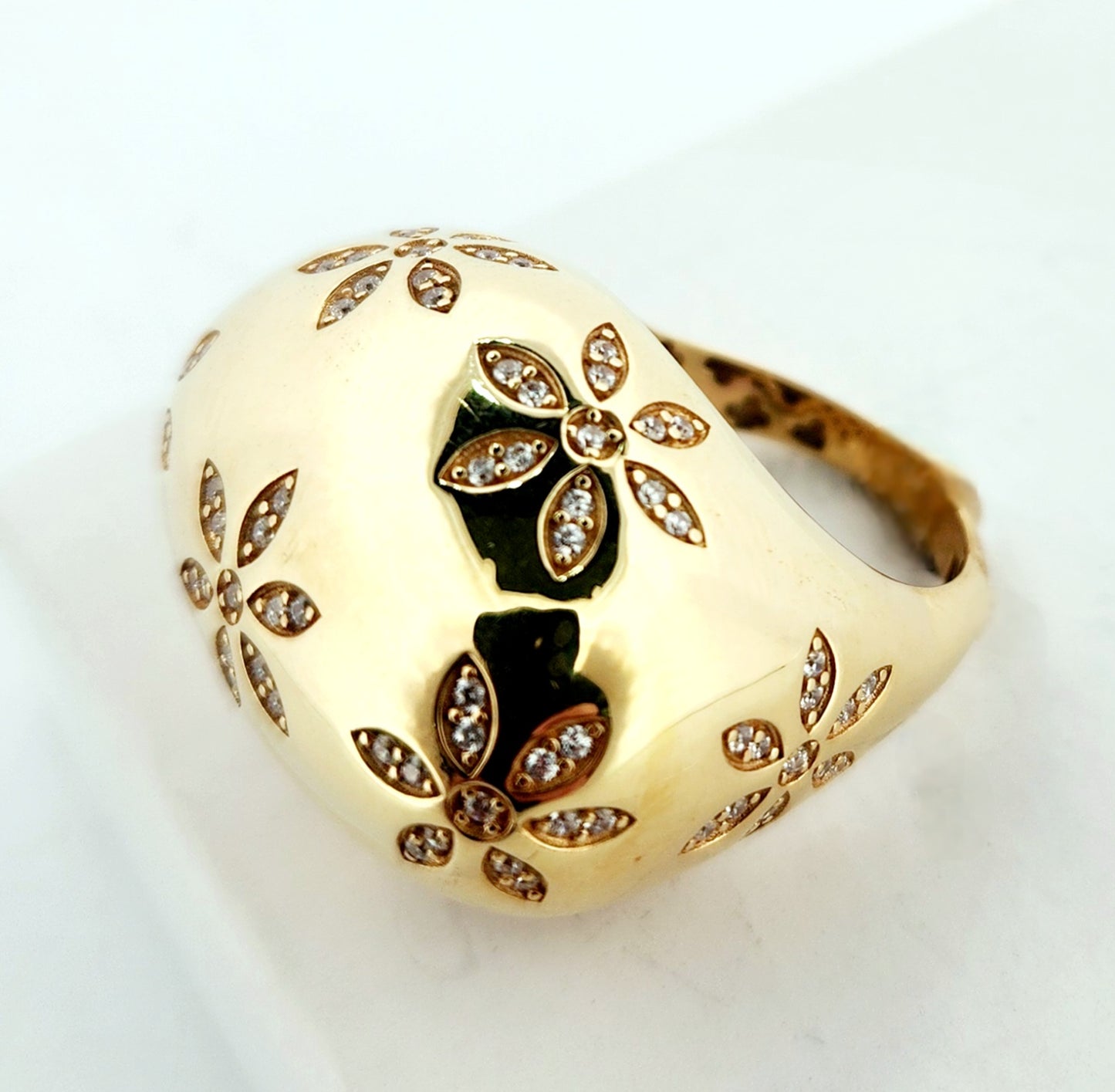 WOMAN'S 18k Flowers great ring