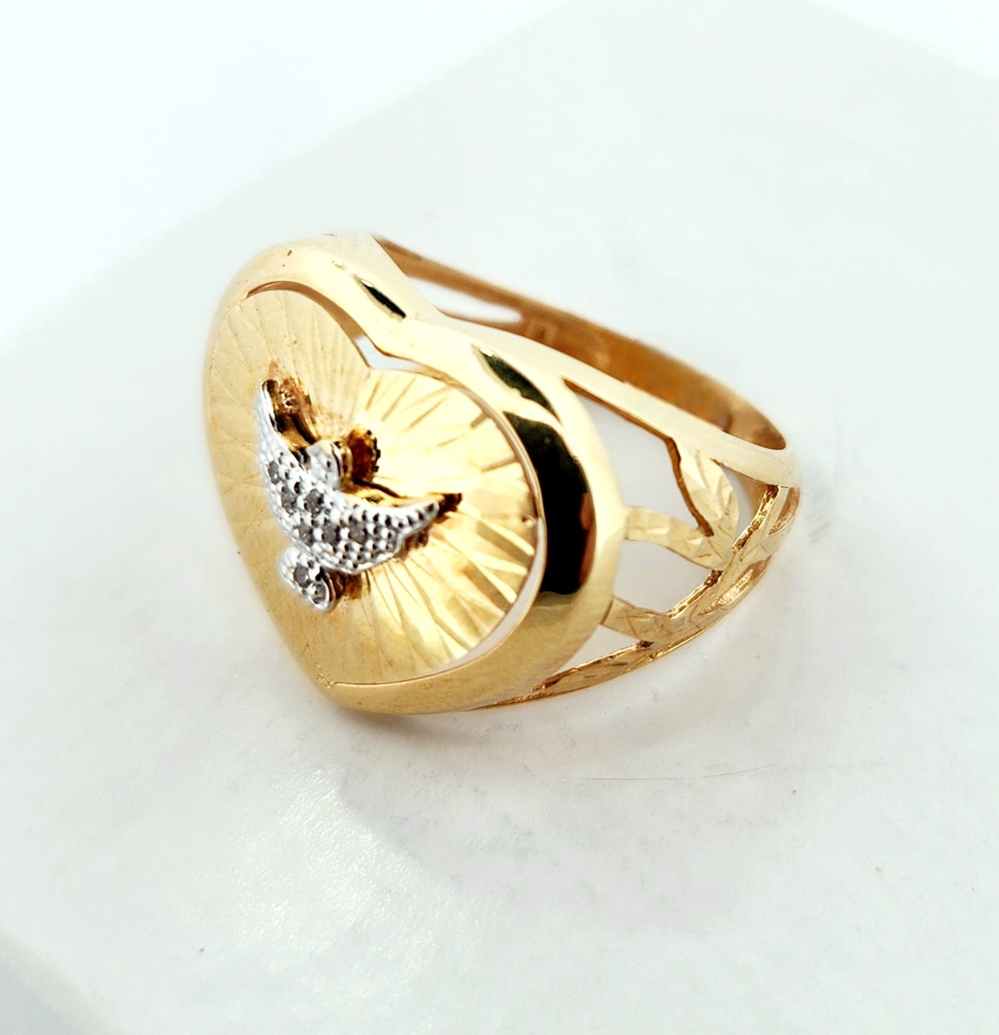 WOMAN'S 18k Heart with pigeon ring