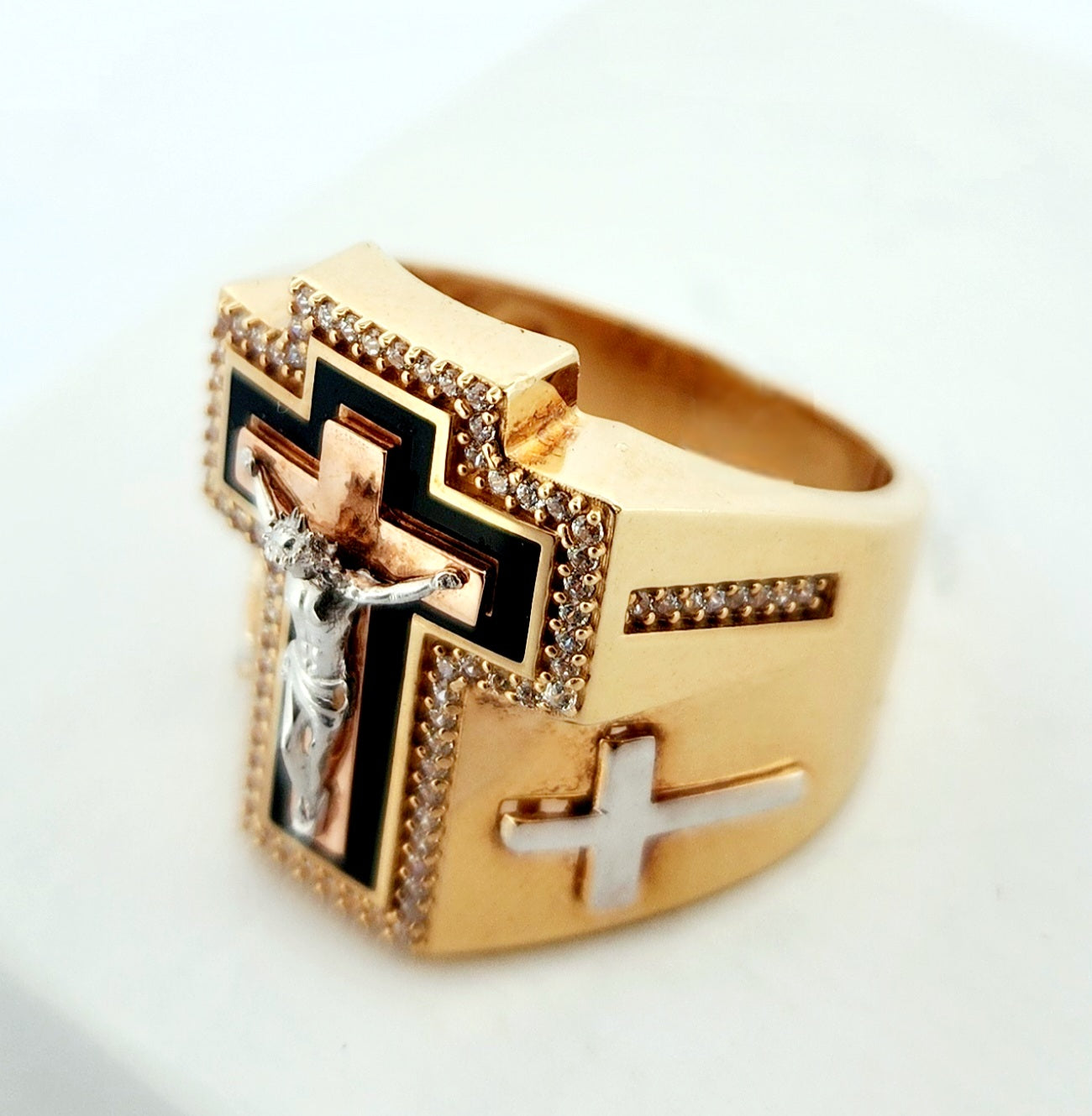 Man's 18k Jesus cross ring/zircon stones
