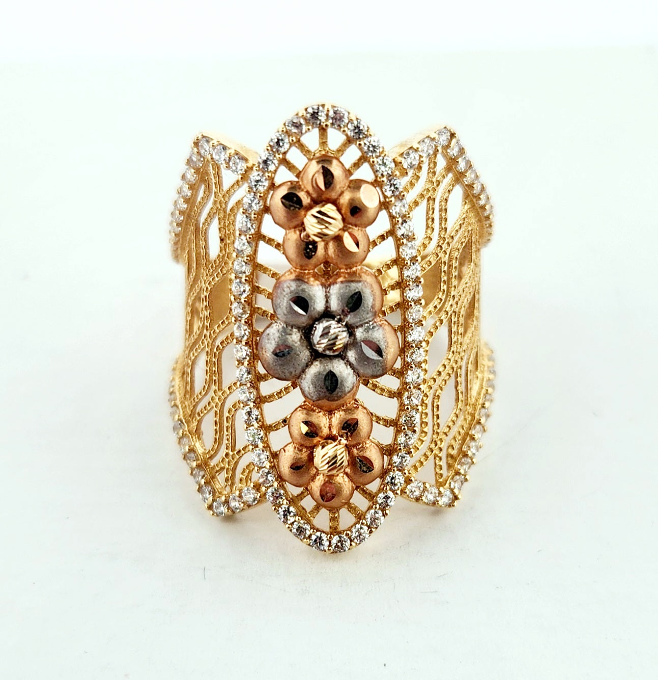 WOMAN'S 18k Openwork flowers patern 2