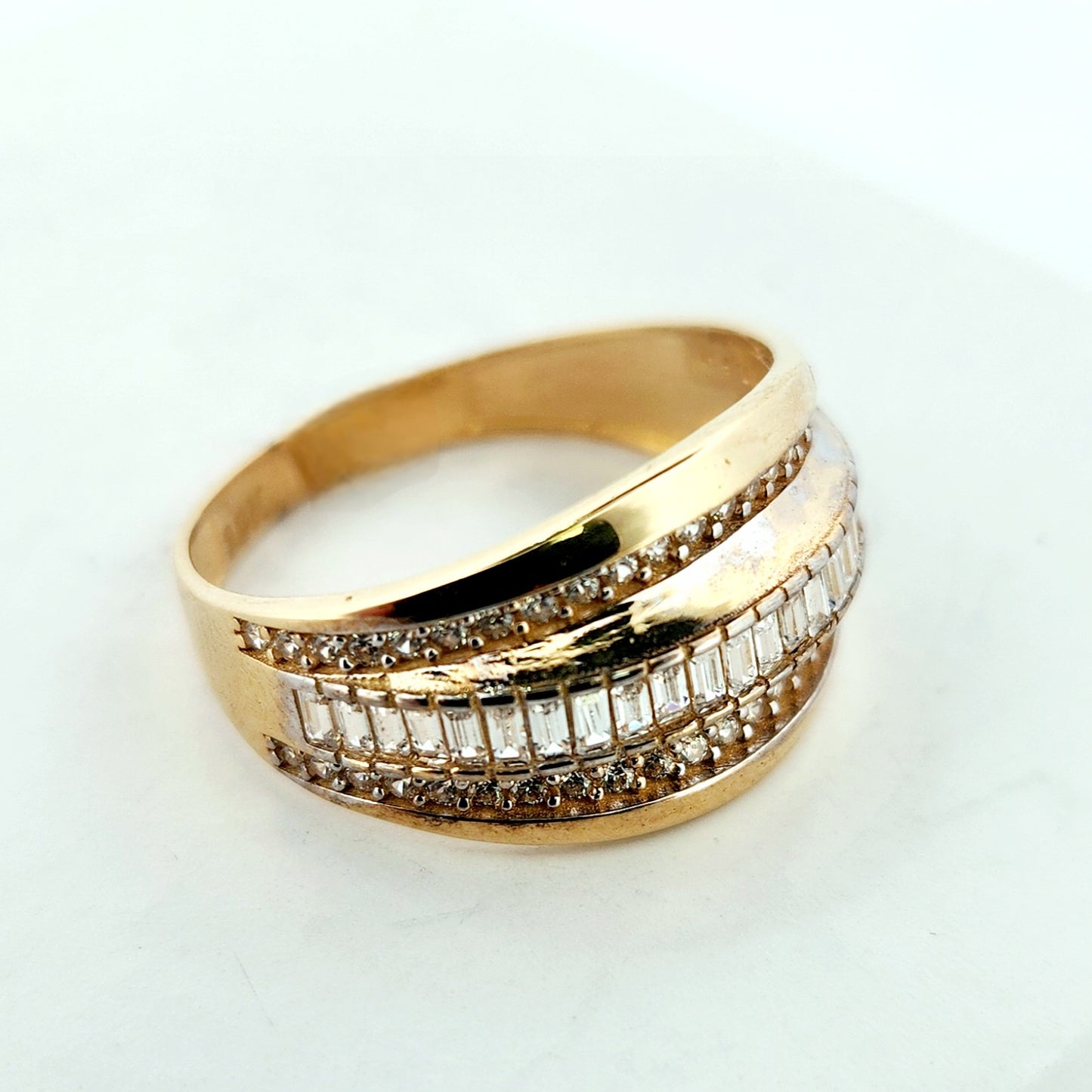 WOMAN'S 18k 3 bands with stones desing