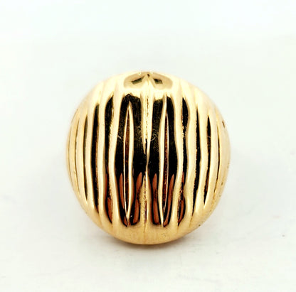 WOMAN'S 18k Wavy Lines dome shape ring