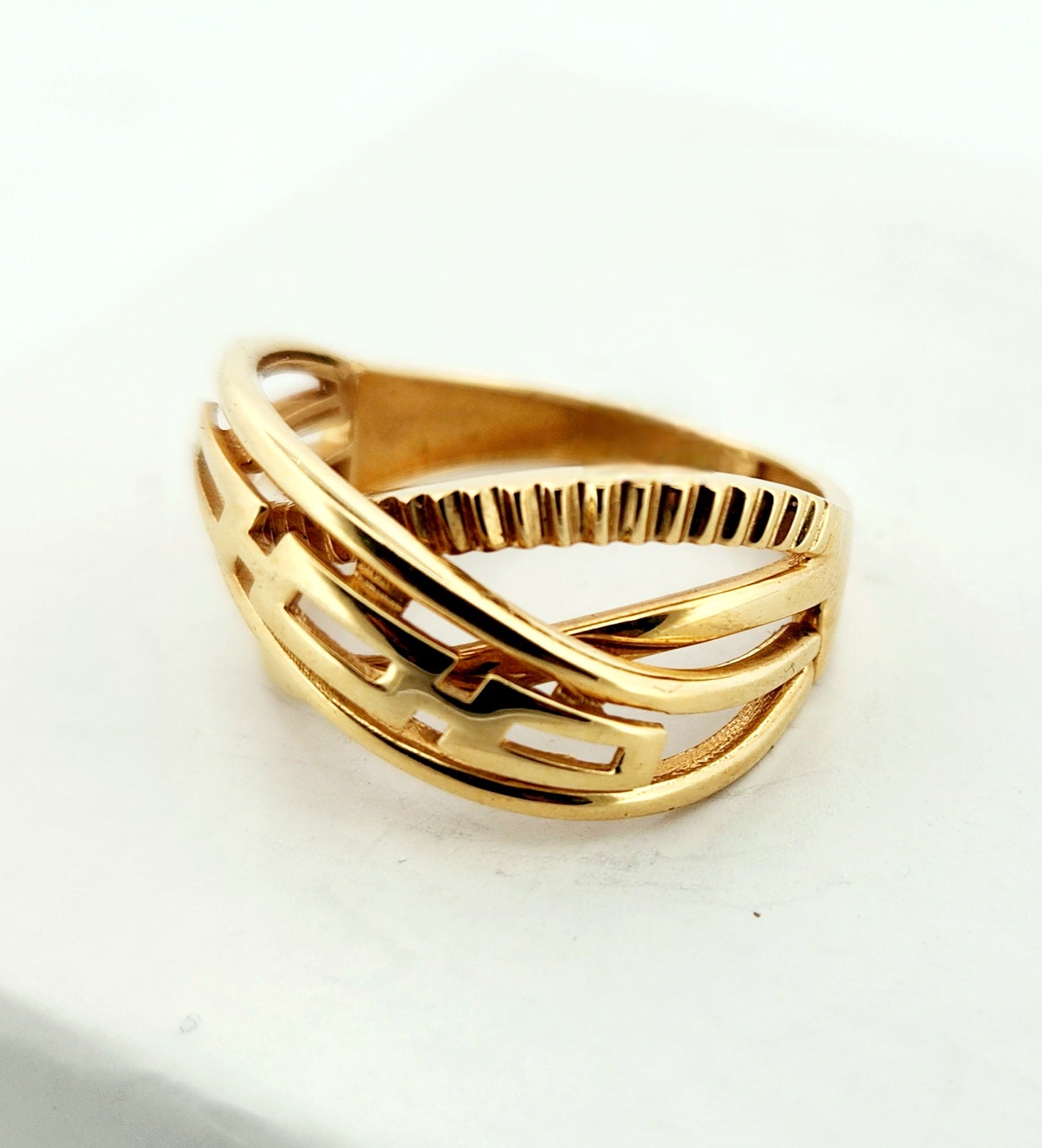 WOMAN'S 18k X Shape with gears ring