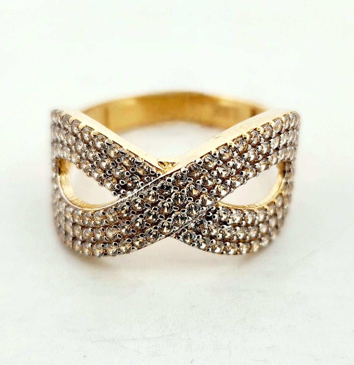 WOMAN'S 18k Infinity shape ring with stones