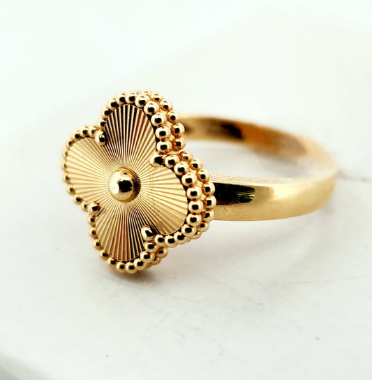 WOMAN'S 18k Flower shape ring