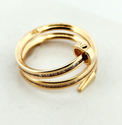 WOMAN'S 18k Nail shape ring/zircon stones
