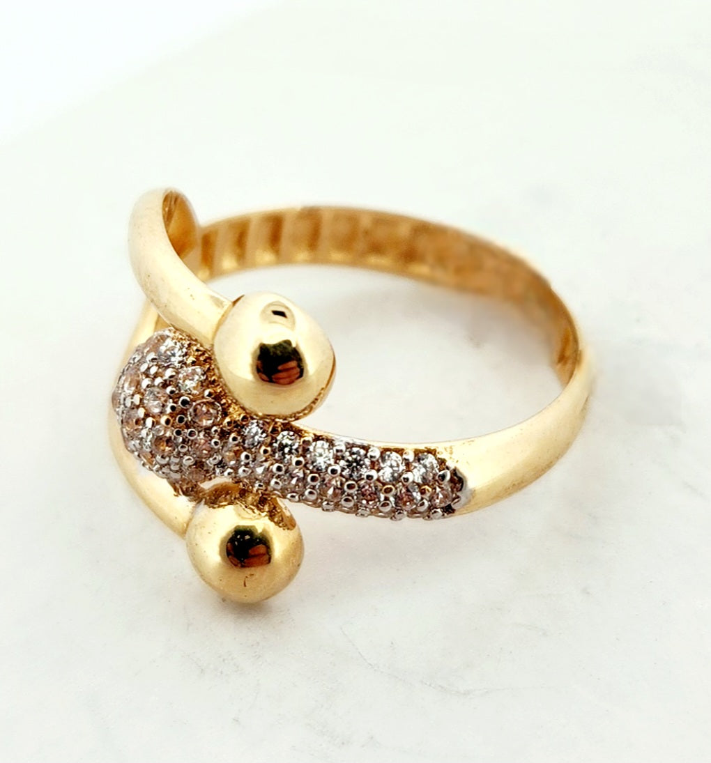 WOMAN'S 18K fashion horseshoe style ring/zircon stones
