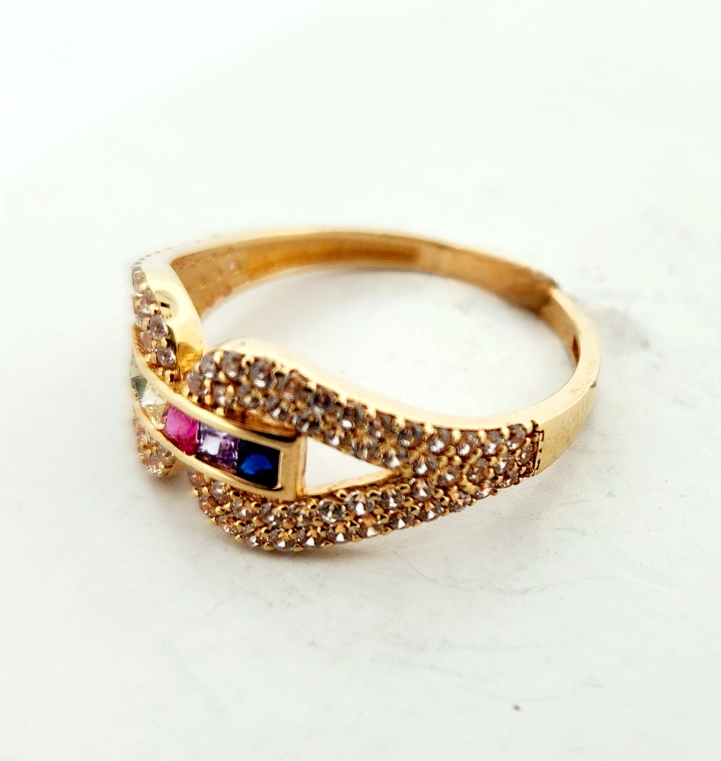 WOMAN'S 18K belt design with multicolor stone ring/zircon stones