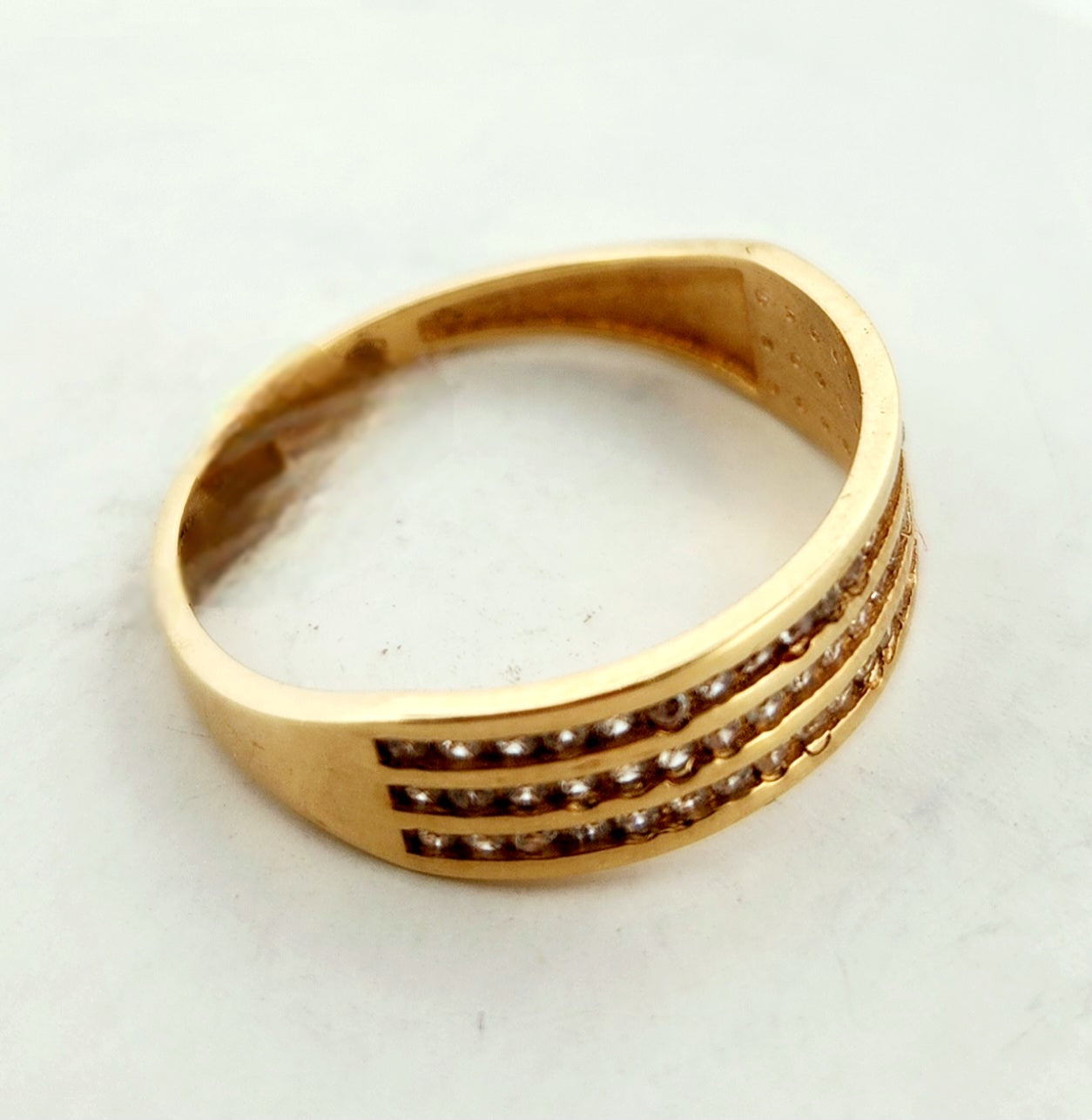 WOMAN'S 18K simple 3 row stones ring